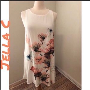 🦋✨HP✨ NWOT Jella C floral dress